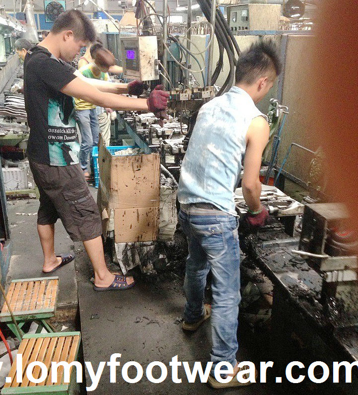 Safety shoes Injection line